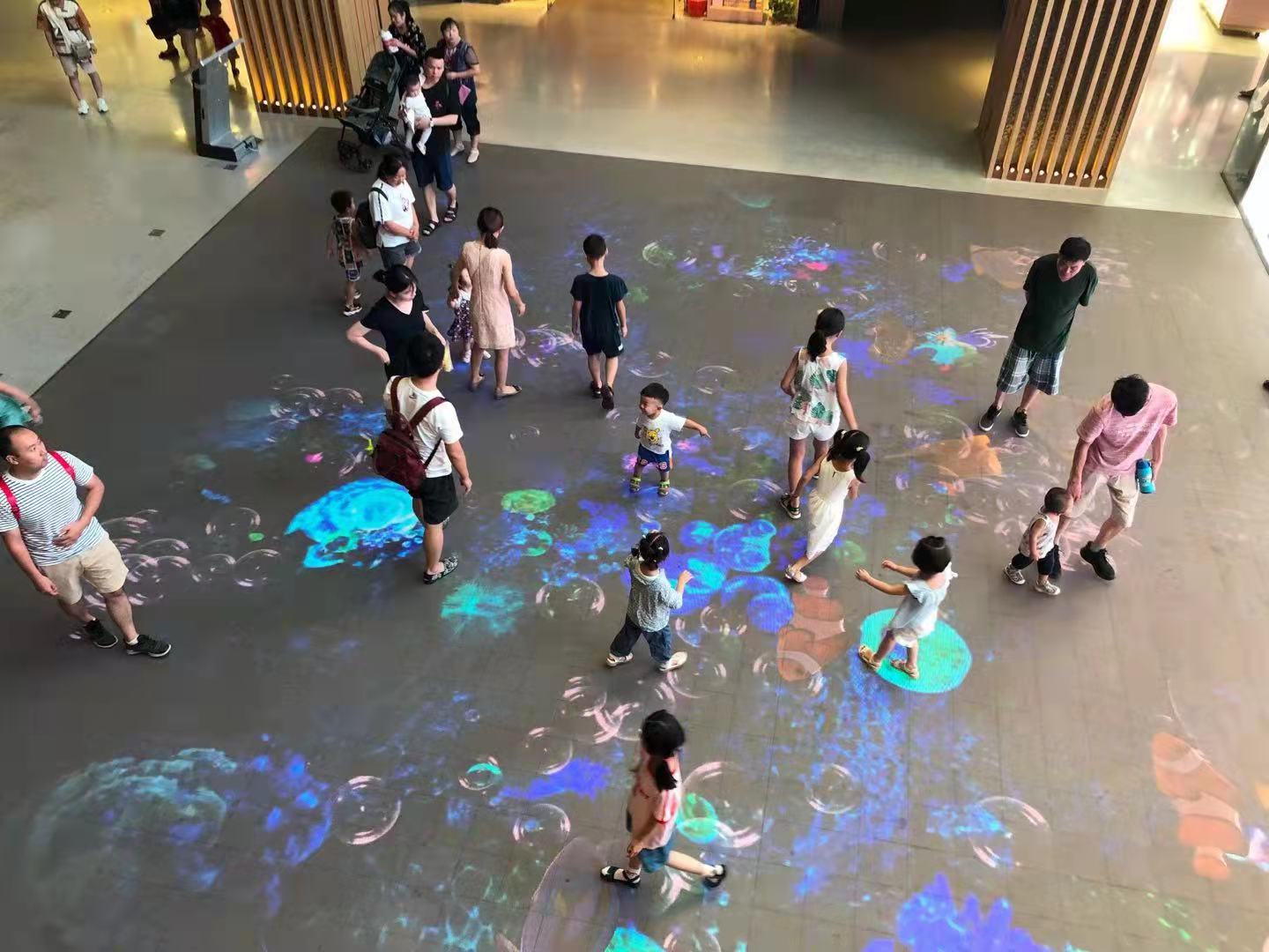 杭州金沙天街LED互動(dòng)地磚屏    50㎡